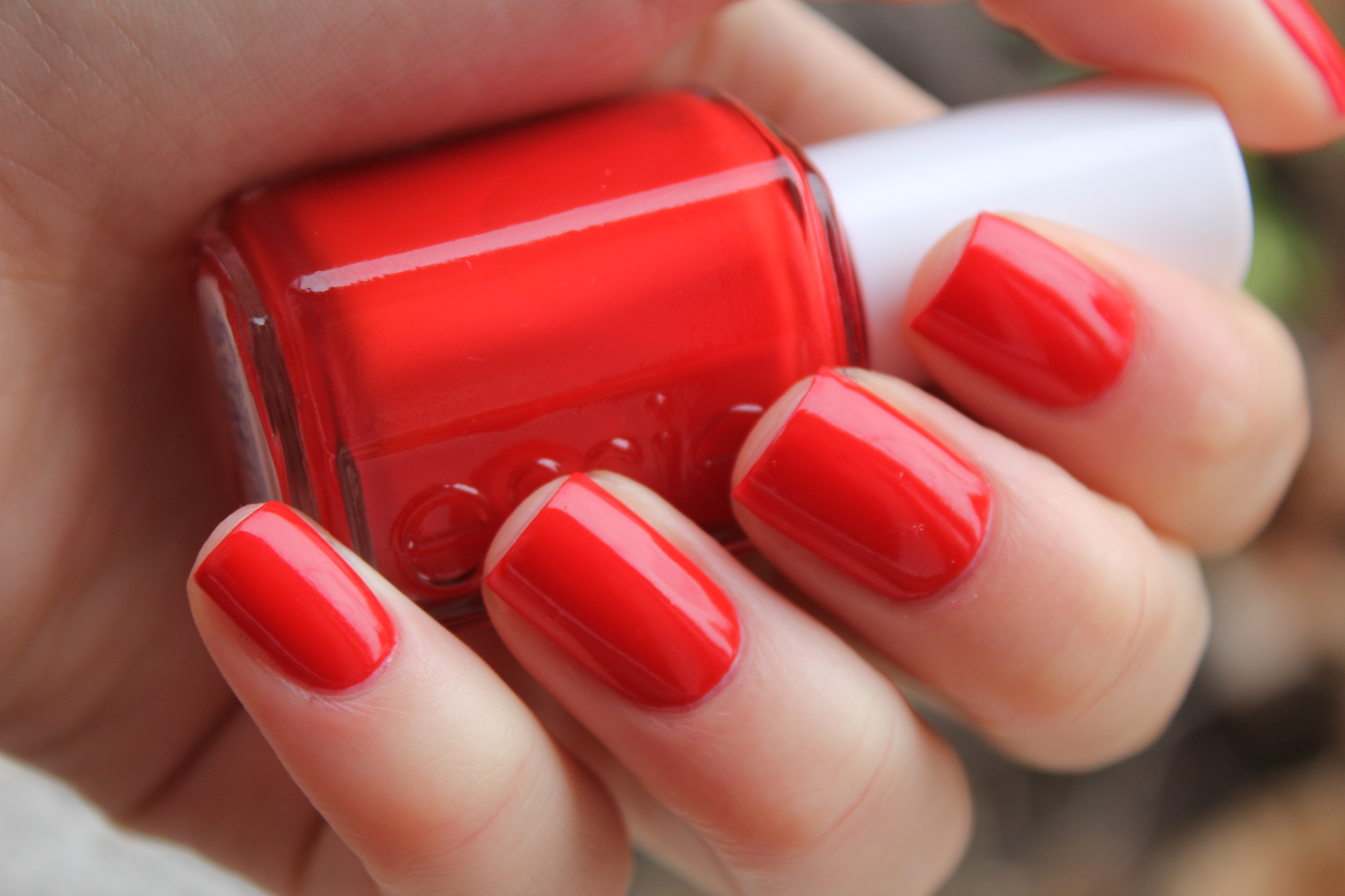 Coewless Lacquered | nail Essie polish blog up